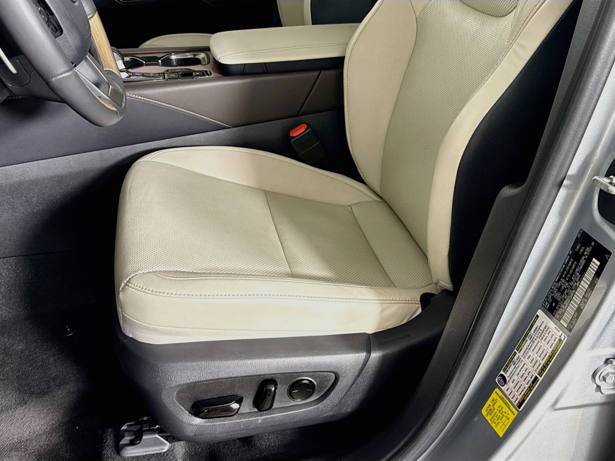 Used 2023 Lexus RX 350 Premium w/ Cold Area Package FWD image 22
