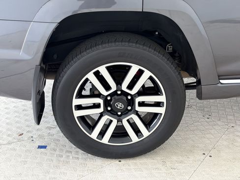 Used 2022 Toyota 4Runner Limited AWD/4WD image 12