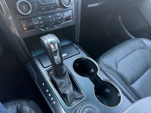 Used 2016 Ford Explorer XLT w/ Equipment Group 202A image 28