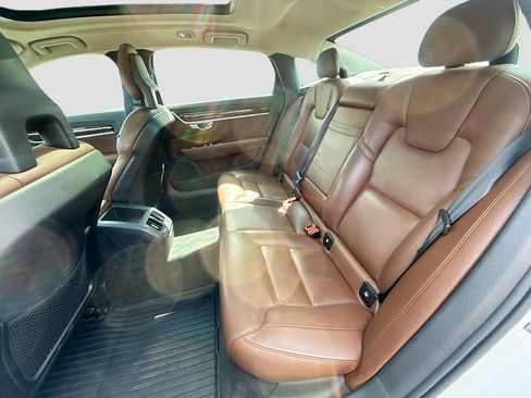 Used 2019 Volvo S90 T5 Momentum FWD image 27
