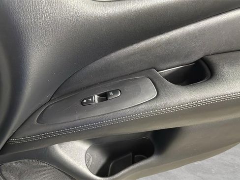 Used 2020 Nissan Pathfinder SV image 36