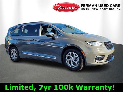 Used 2023 Chrysler Pacifica Limited image 1