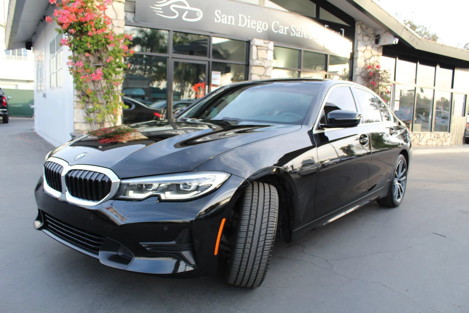 Used 2020 BMW 330i Sedan w/ Convenience Package RWD image 1