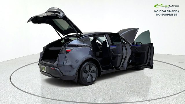 Used 2026 Tesla Model Y AWD image 18