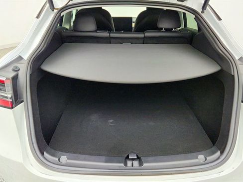 Used 2023 Tesla Model Y Long Range AWD/4WD image 27