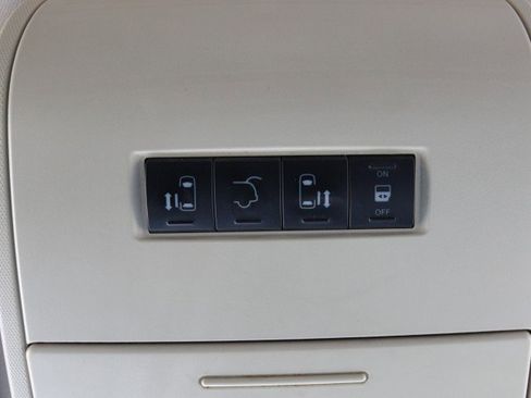 Used 2009 Dodge Grand Caravan SE image 22