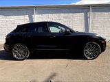 Certified 2025 Porsche Macan image 6