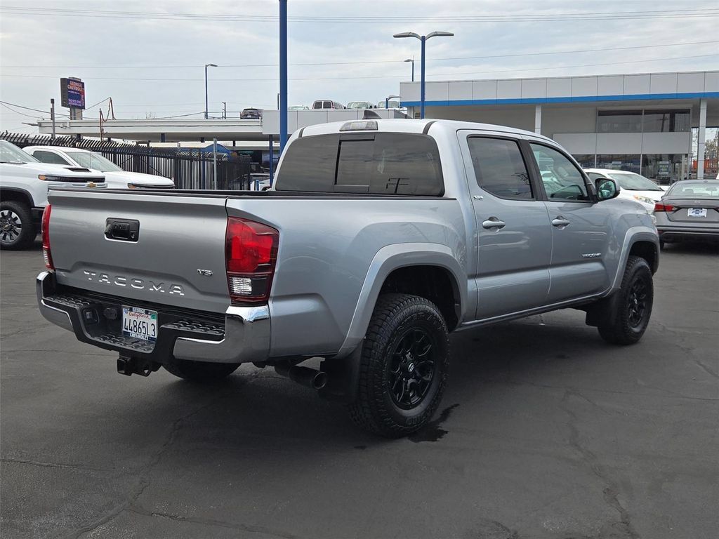 Used 2022 Toyota Tacoma SR5 RWD image 27