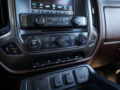 Used 2018 Chevrolet Silverado 1500 High Country AWD/4WD image 29