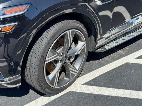 Certified 2025 Genesis GV80 3.5T Prestige AWD/4WD image 4