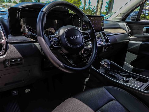 Certified 2023 Kia Sorento S w/ Panoramic Sunroof Package AWD/4WD image 7