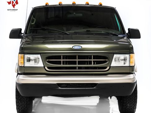 Used 2002 Ford E-350 and Econoline 350 Van image 8