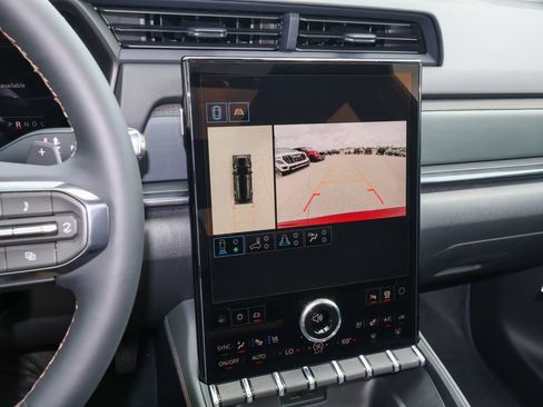 New 2027 GMC Terrain AT4 w/ Convenience Package III AWD/4WD image 18
