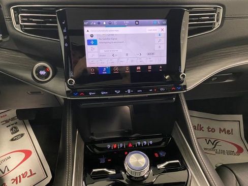 New 2024 Jeep Wagoneer L Series II w/ Convenience Group I image 20