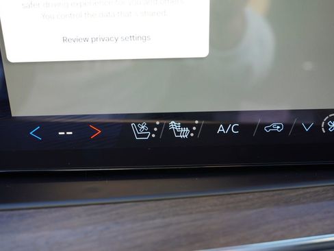 New 2026 Chevrolet Suburban High Country image 17