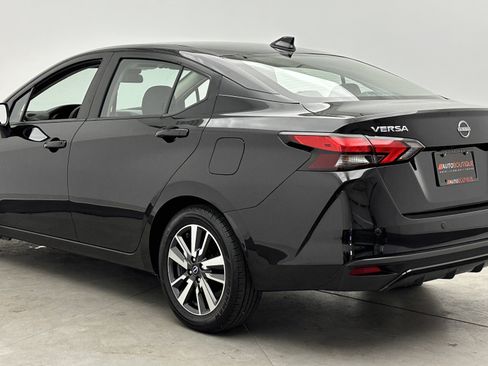 Used 2025 Nissan Versa SV FWD image 4