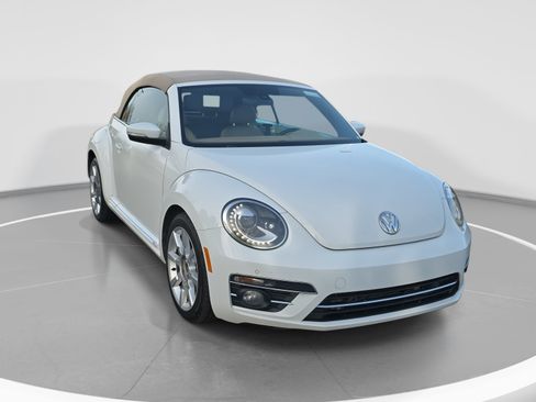 Used 2019 Volkswagen Beetle 2.0T S image 3