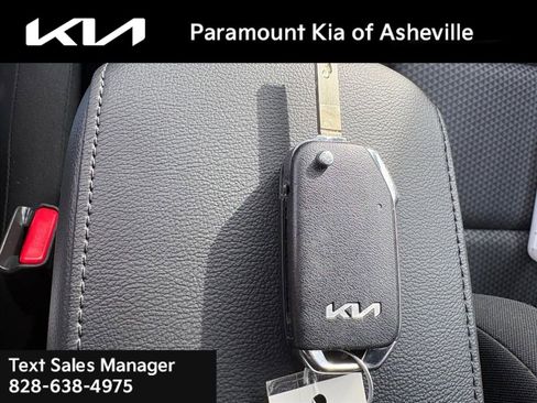 Used 2023 Kia Soul LX w/ LX Technology Package image 28