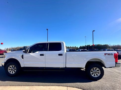 Used 2018 Ford F250 XL w/ Power Equipment Group image 4