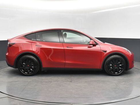Used 2021 Tesla Model Y Long Range image 8