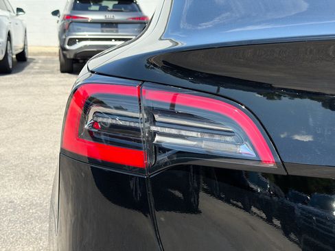 Used 2023 Tesla Model 3 Standard Range RWD image 10