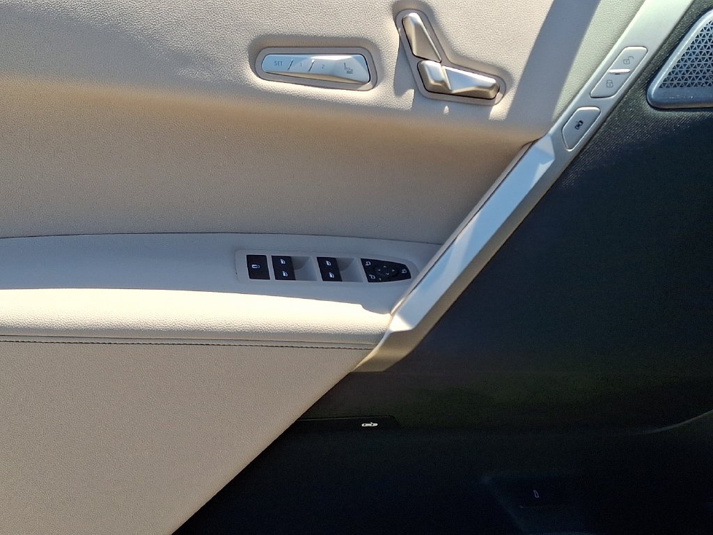 Used 2024 BMW iX M60 AWD/4WD image 13