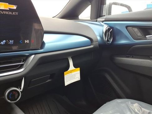 New 2026 Chevrolet Equinox EV LT image 18