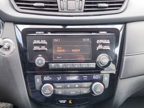 Used 2017 Nissan Rogue SV w/ Midnight Edition FWD image 15