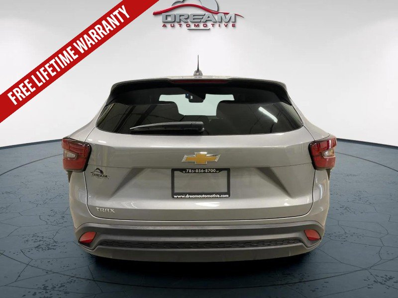 Used 2024 Chevrolet Trax LS FWD image 16