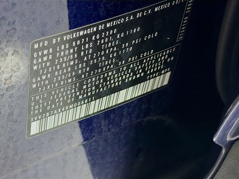 Used 2024 Volkswagen Tiguan SE image 32