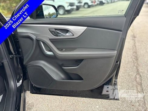 New 2025 Chevrolet Blazer LT w/ Convenience Package image 14