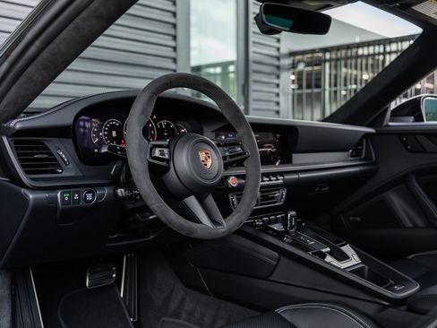 Certified 2026 Porsche 911 Carrera GTS RWD image 4