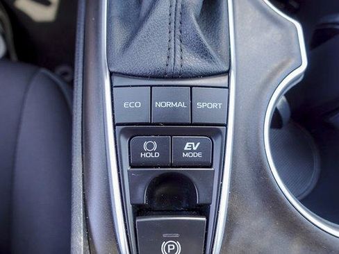 Used 2021 Toyota Camry LE FWD image 20