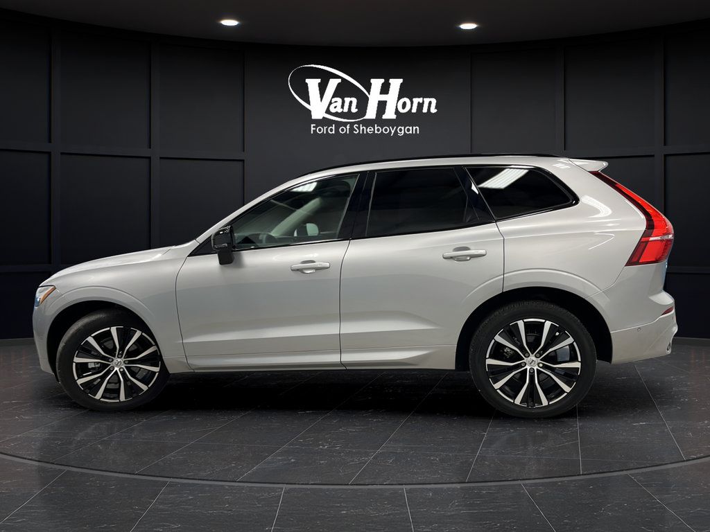 Used 2024 Volvo XC60 B5 Plus w/ Protection Package Premier AWD/4WD image 4