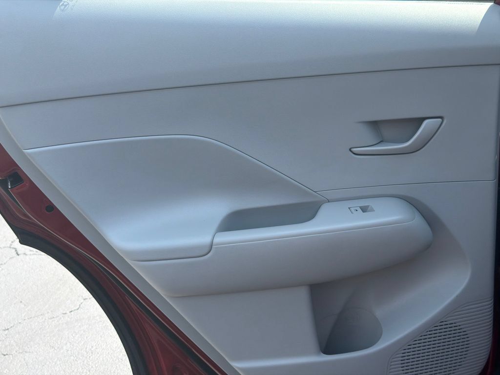 Used 2024 Hyundai Kona SEL AWD/4WD image 19