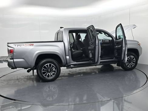Used 2021 Toyota Tacoma TRD Sport AWD/4WD image 65