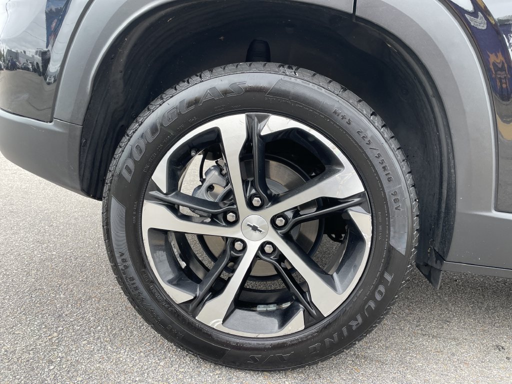 Used 2024 Chevrolet Trax RS w/ Driver Confidence Package FWD image 12
