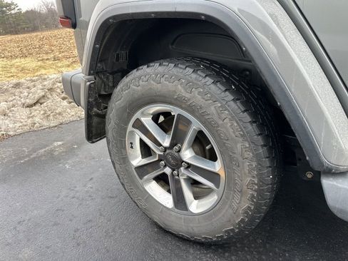 Used 2021 Jeep Wrangler Unlimited Sahara image 9