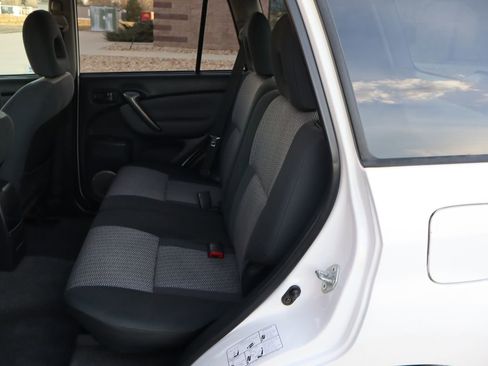 Used 2005 Toyota RAV4 4WD image 20