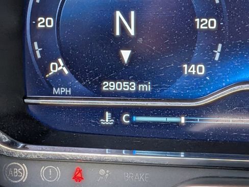 Used 2024 Chevrolet Tahoe Z71 w/ Luxury Package image 33