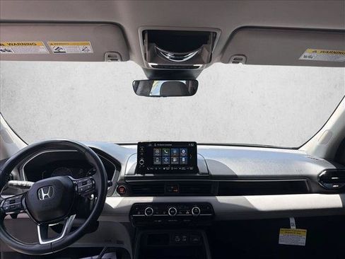 Used 2025 Honda Pilot EX-L image 9