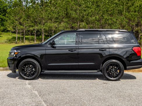 Used 2024 Ford Expedition XLT RWD image 8