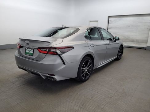 Used 2021 Toyota Camry SE image 9