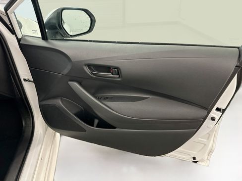 Used 2025 Toyota Corolla LE FWD image 33