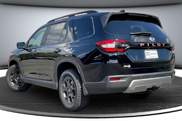 New 2026 Honda Pilot TrailSport image 3