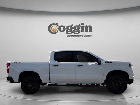 New 2026 Chevrolet Silverado 1500 Custom Trail Boss w/ LPO, Dark Essentials Package image 4