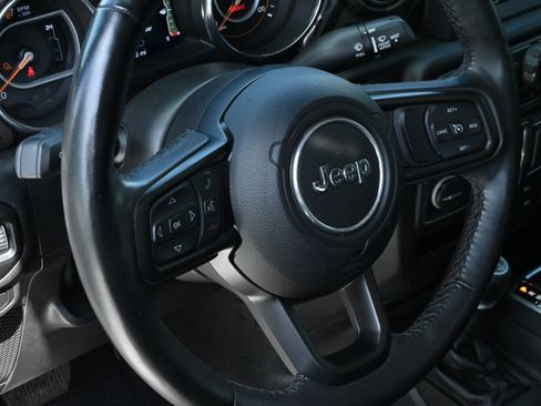 Used 2021 Jeep Gladiator Sport AWD/4WD image 30
