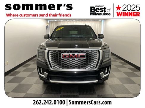 Used 2021 GMC Yukon XL Denali w/ Denali Premium Package AWD/4WD image 8