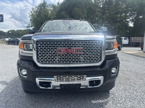 Used 2016 GMC Sierra 2500 Denali w/ Duramax Plus Package AWD/4WD image 2