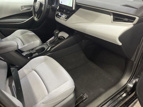 Used 2025 Toyota Corolla SE image 25